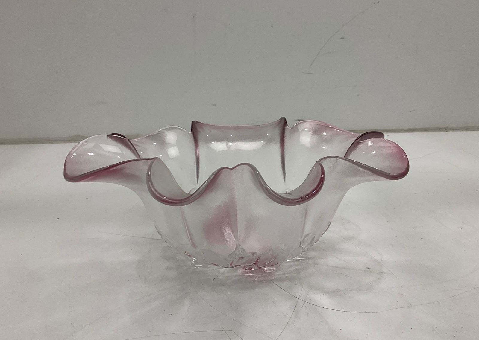 Vintage Pink Swirl Art Glass Flower Bowl Ruffled Petal Centerpiece Dish