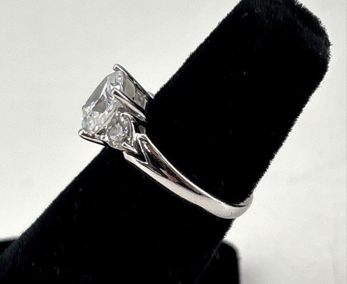 800 Platinum Plated Ring Size 5 with Cubic Zirconia