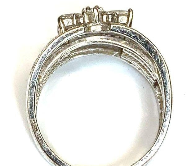 925 Sterling Silver CZ Flower Design Size 7 Ring 5.1g