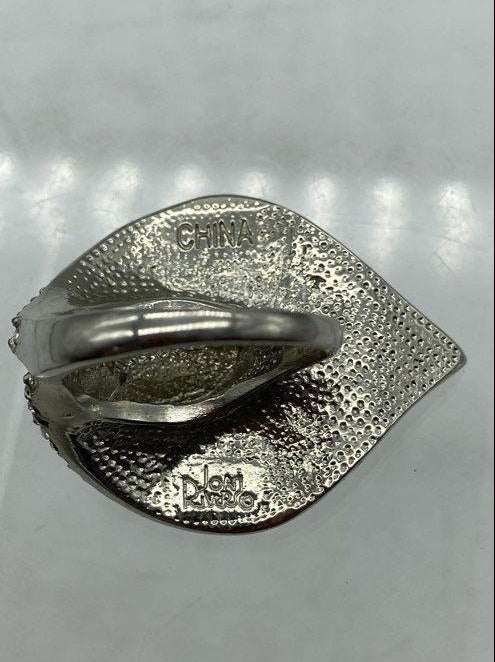 AGE REVIEW Joan Rivers Rhinestone Statement Ring