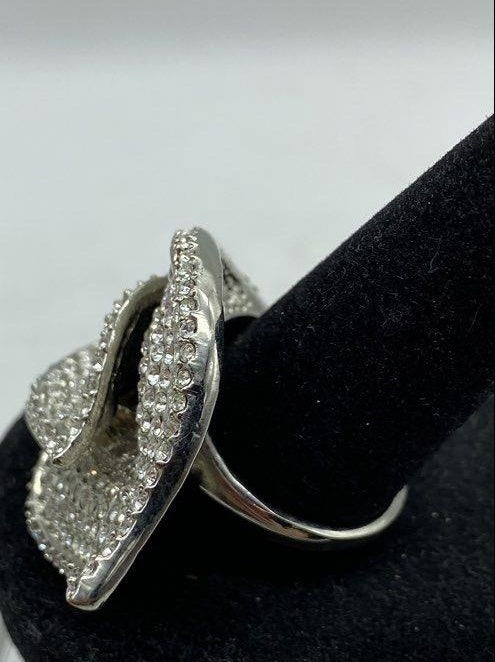 AGE REVIEW Joan Rivers Rhinestone Statement Ring