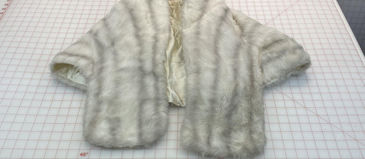 Glenoit Regina Glenara white faux fur stole with lined interior, view 3