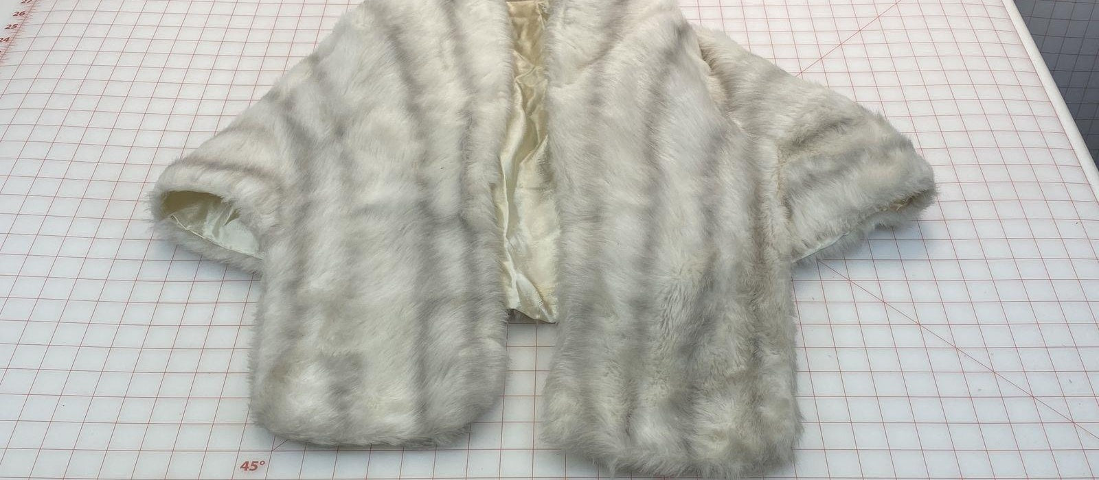 Vintage Glenoit Regina Glenara White Faux Fur Stole | Lined Shawl Cape Wrap