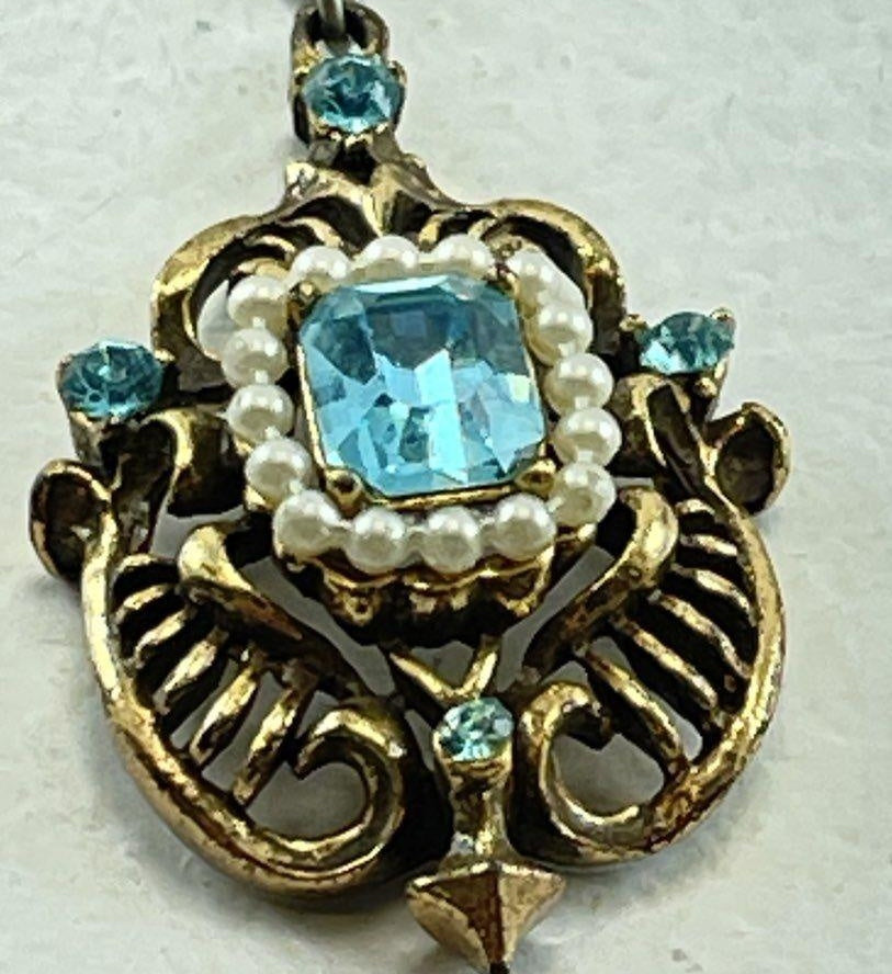 Vintage Gold Tone Faux Seed Pearl & Blue Rhinestone Pendant Necklace | 15" Ornate Floral Necklace