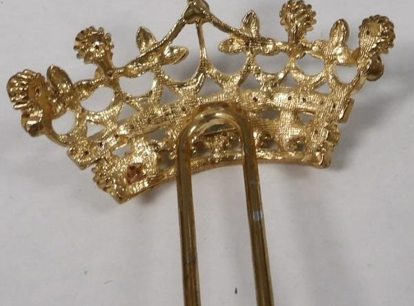 Gold-tone crown bun pick with green and clear rhinestones and twin prongs, view 4