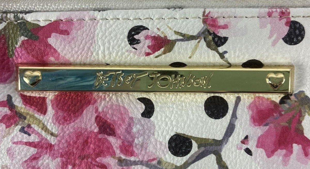 AGE REVIEW Betsey Johnson Floral Print Wallet