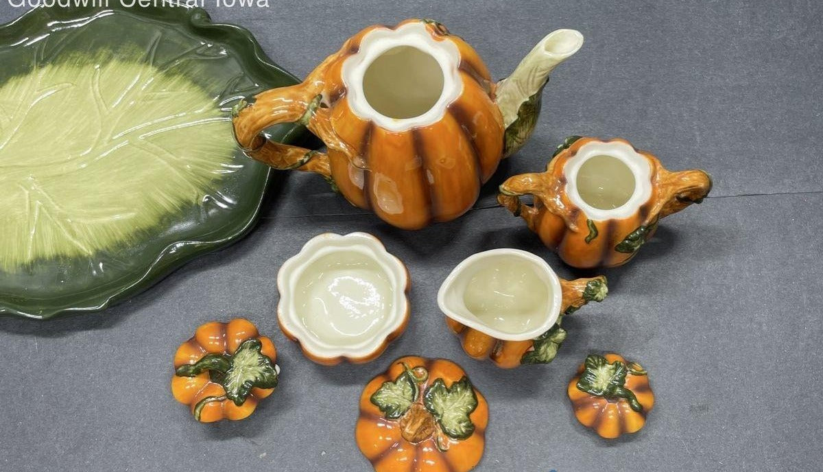 Boston Warehouse Ceramic Pumpkin Tea Set with Leaf Tray, 7 Piece Autumn Teapot Set