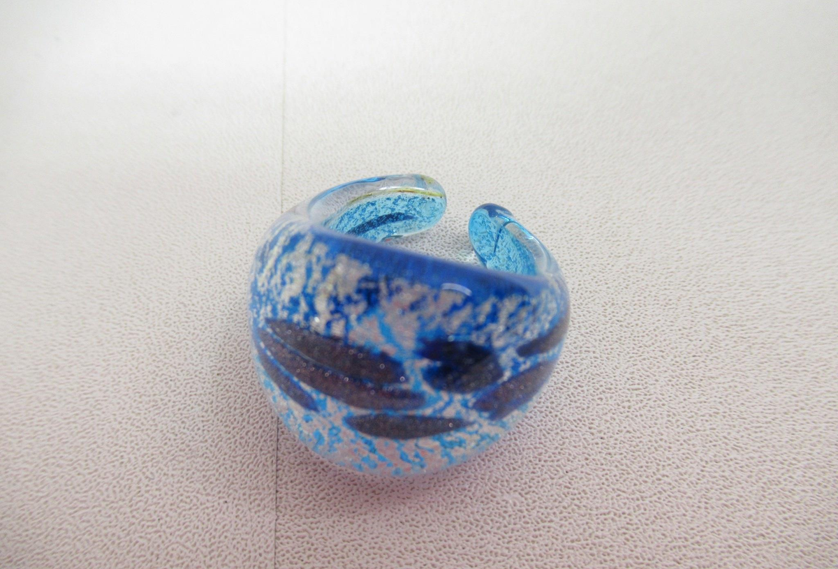 Blue swirled art glass statement ring with Antica Murrina Venezia box, view 3