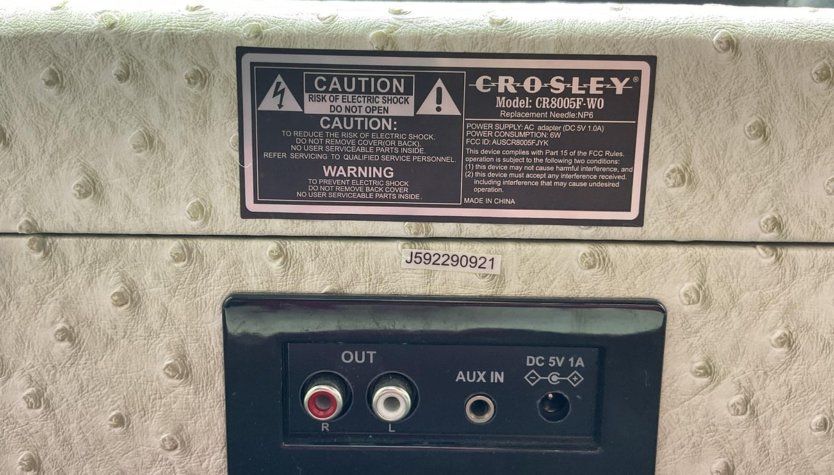 Crosley Cruiser Plus CR8005F-WO suitcase turntable in white ostrich textured finish, view 4