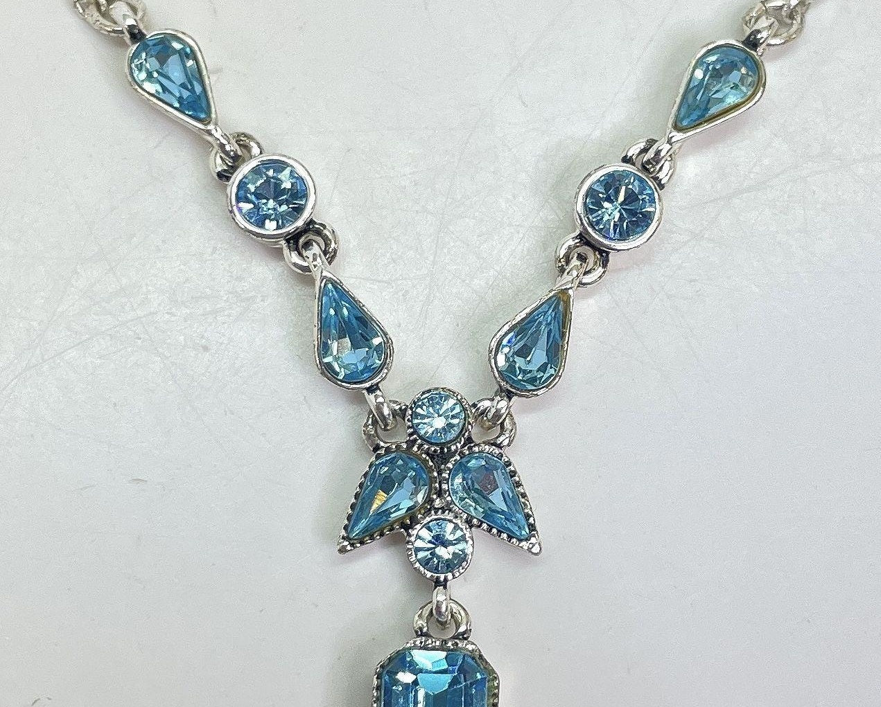 Carolee Silver Tone Blue Rhinestone Drop Necklace Crystal Pendant 8.6g