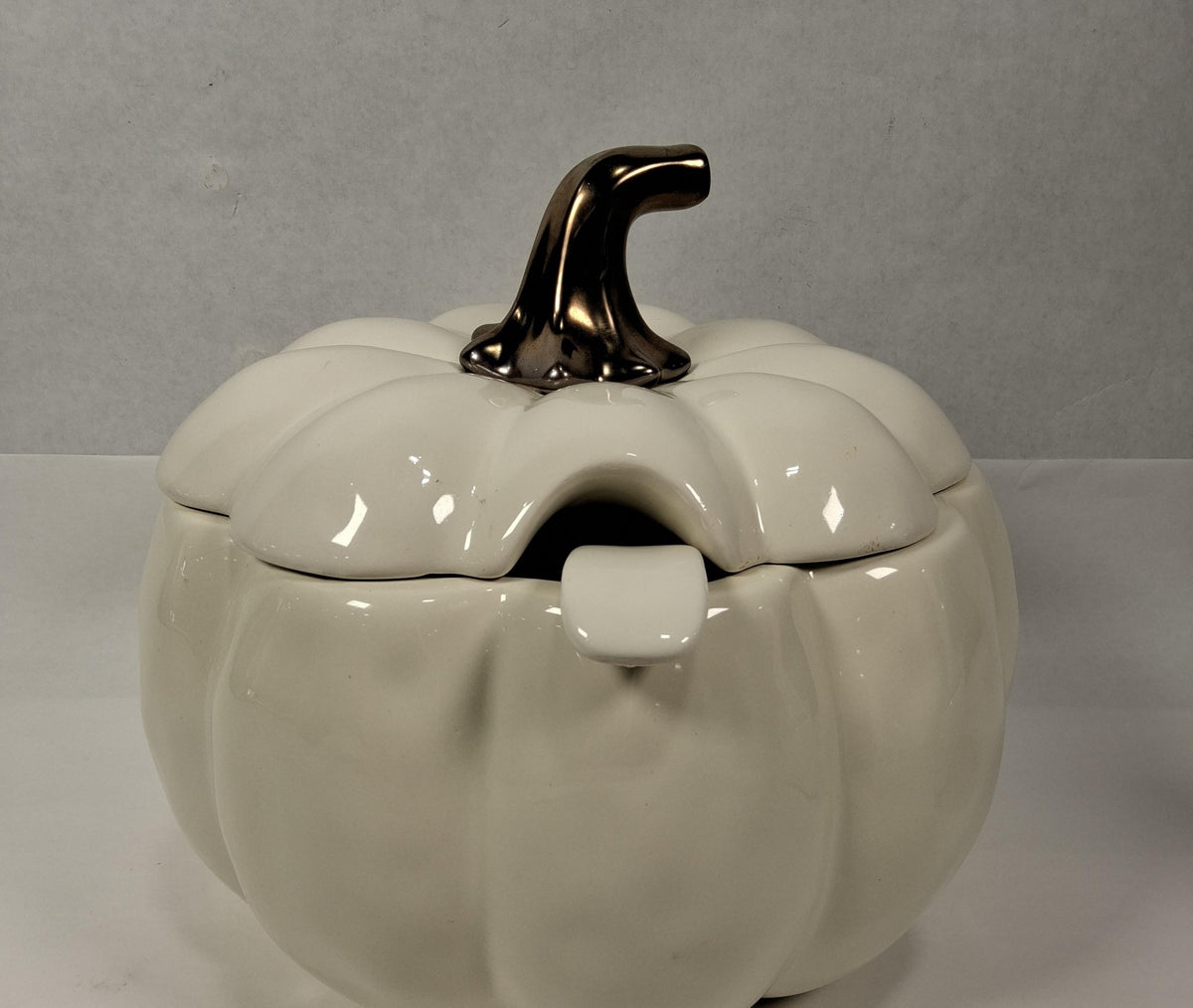 CONTEMPORARY Better Homes & Gardens Ceramic Pumpkin Serving Bowl with Lid and Spoon