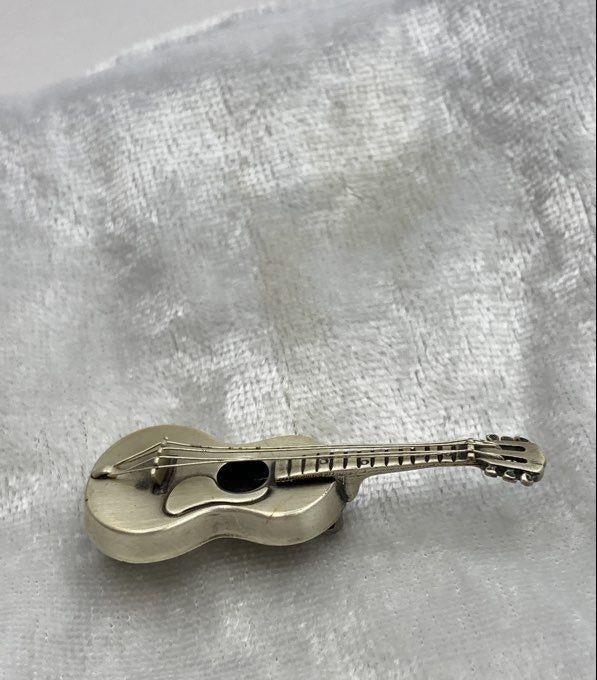1950s–1960s Beau Signed Sterling Silver Acoustic Guitar Brooch Pin 5.83g