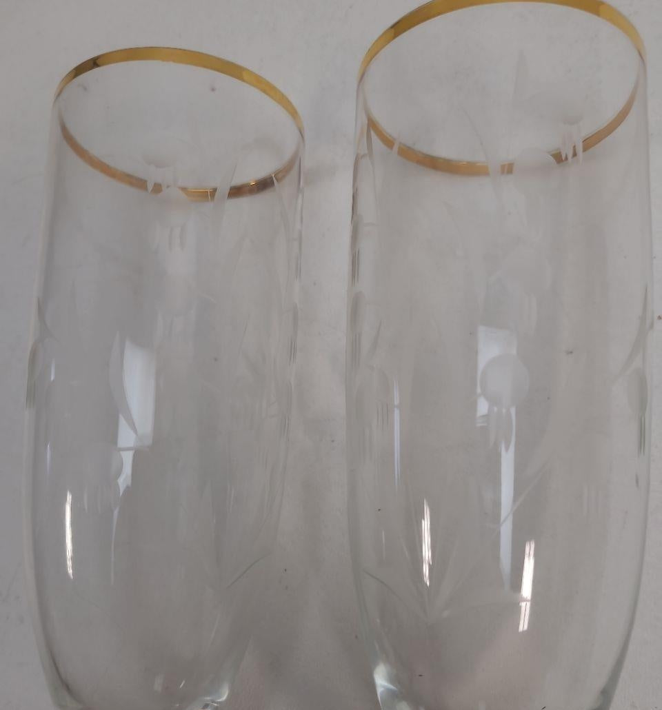 AGE REVIEW Clear Glass Gold Rim Stemmed Beverage Glasses Set of 2