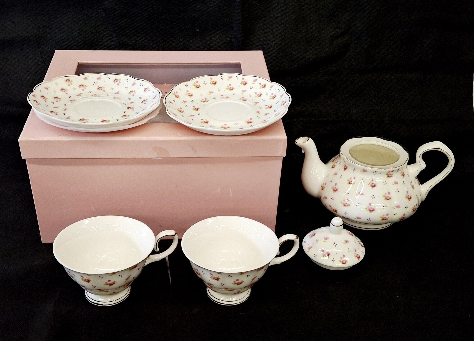 Vintage Park Chateau Porcelain Tea Set Floral Pattern Teapot Cups Saucers Original Box
