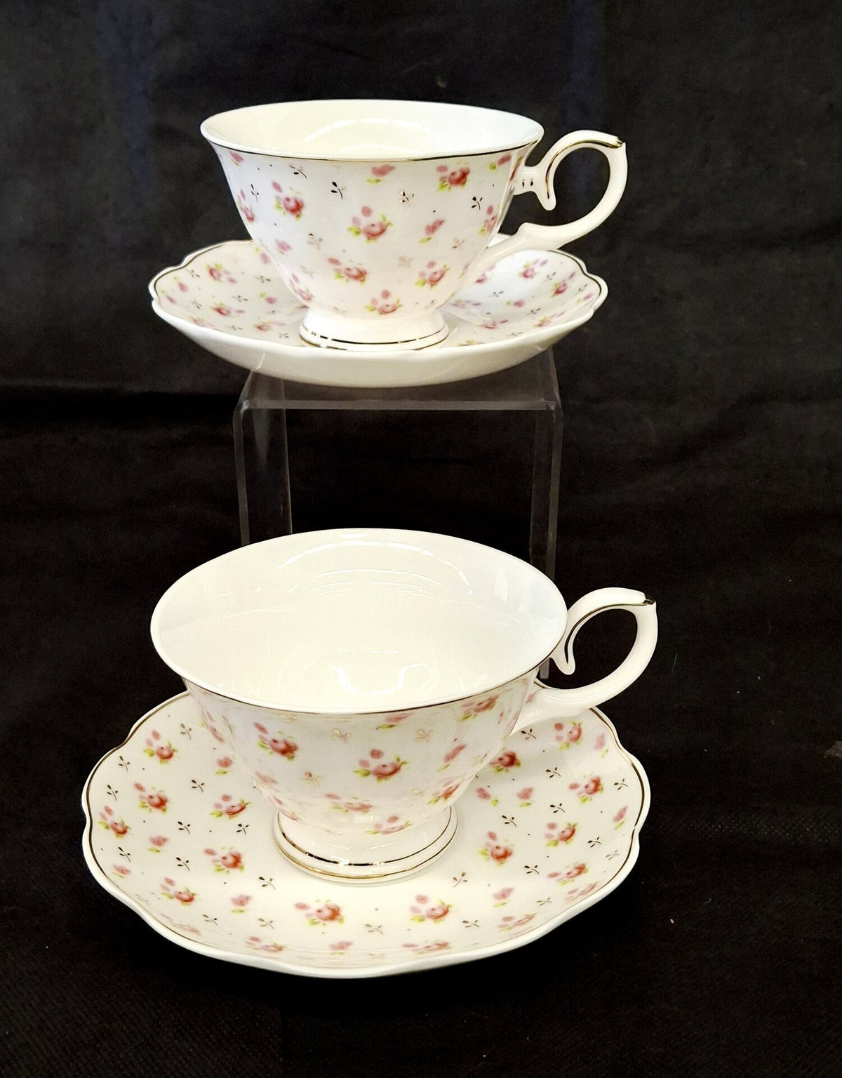 Small ivory porcelain floral tea set with teapot, cups, saucers and original box, view 7