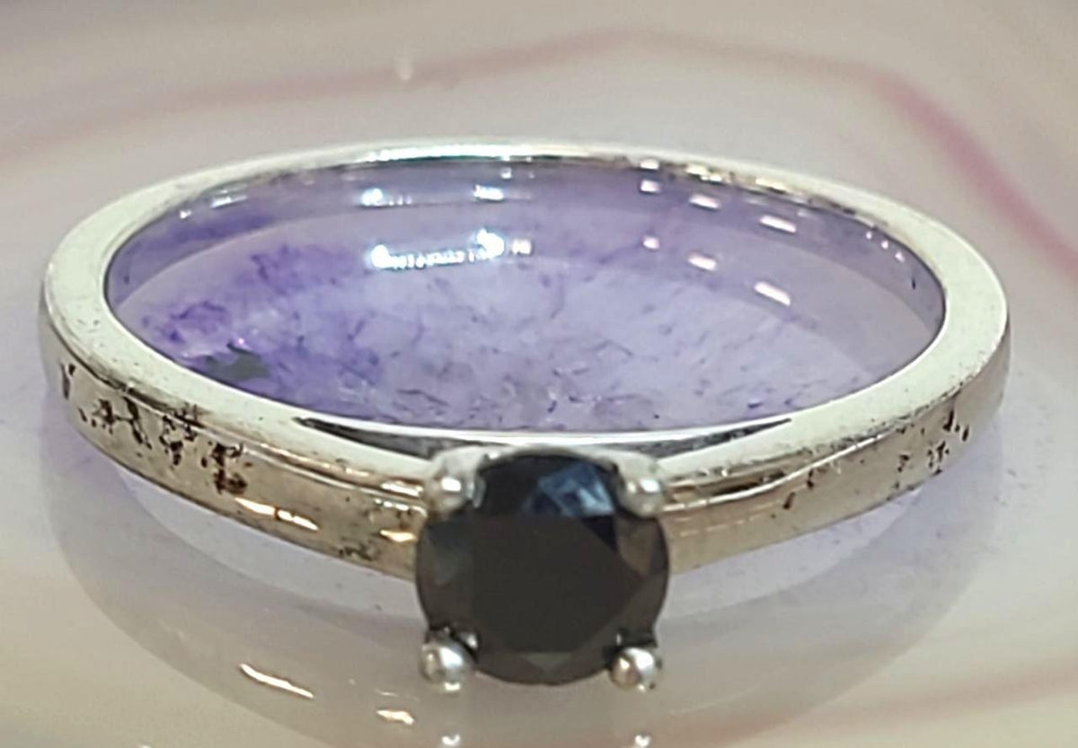 Silver-tone solitaire ring with black stone, size 8, view 7
