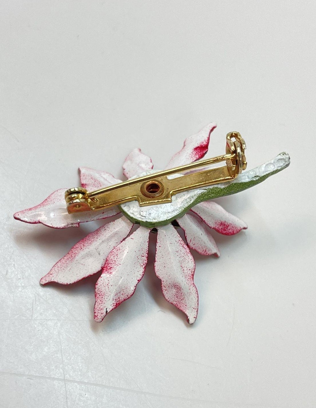 Vintage Gold Tone Red Enamel Poinsettia Brooch Pin 5.7g | Christmas Holiday Floral Jewelry
