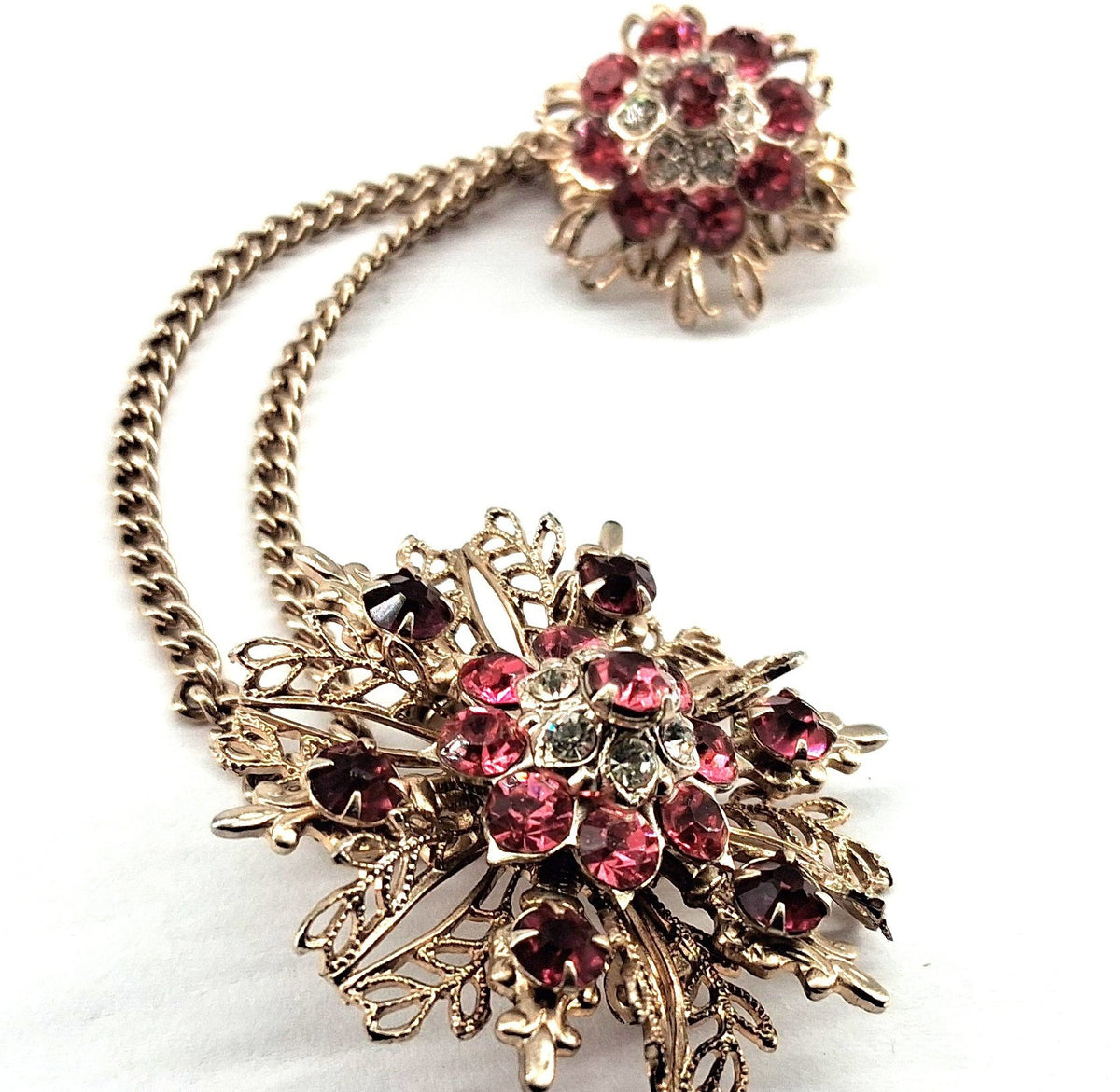 1950s–1960s Unsigned Rhinestone Gold Tone Sweater Clip Brooch