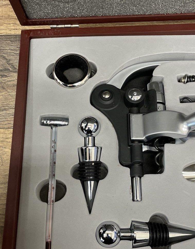 AGE REVIEW Professional Wine Bottle Opener 9-Piece Gift Set in Wood Box