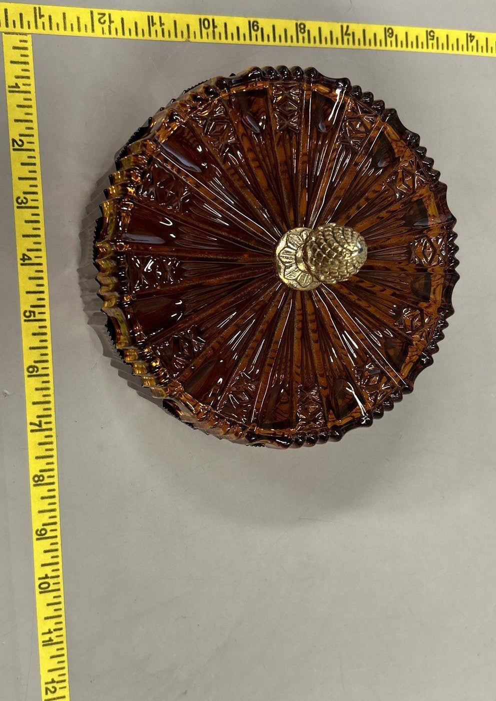 1960s–1970s Pressed Glass Amber Ribbed Sunburst Divided Candy Dish Pineapple Finial 6 In
