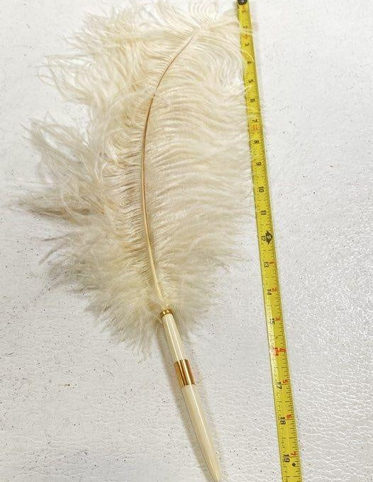 Vintage White Ostrich Style Feather Pen