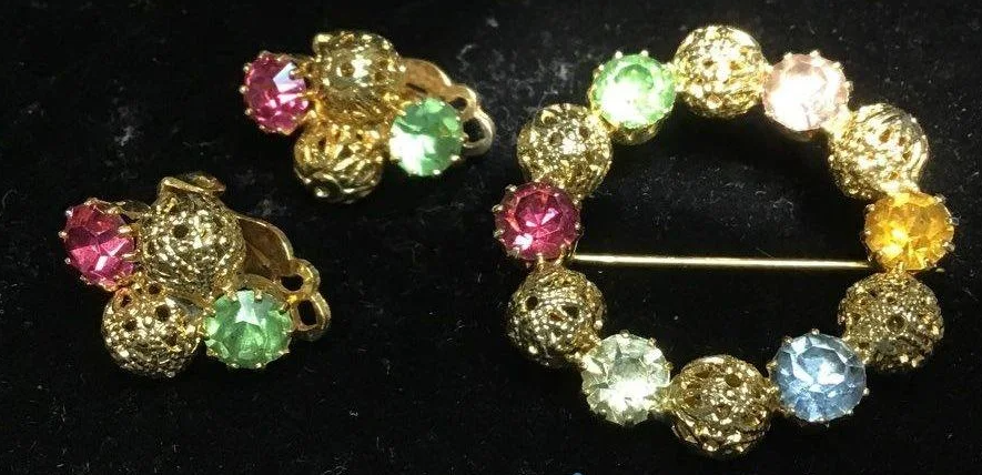 Vintage Gold Tone Earring and Brooch Set 12g