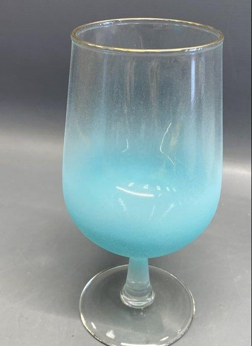 Four stemmed wine glasses with blue and white frosted color treatment, view 2
