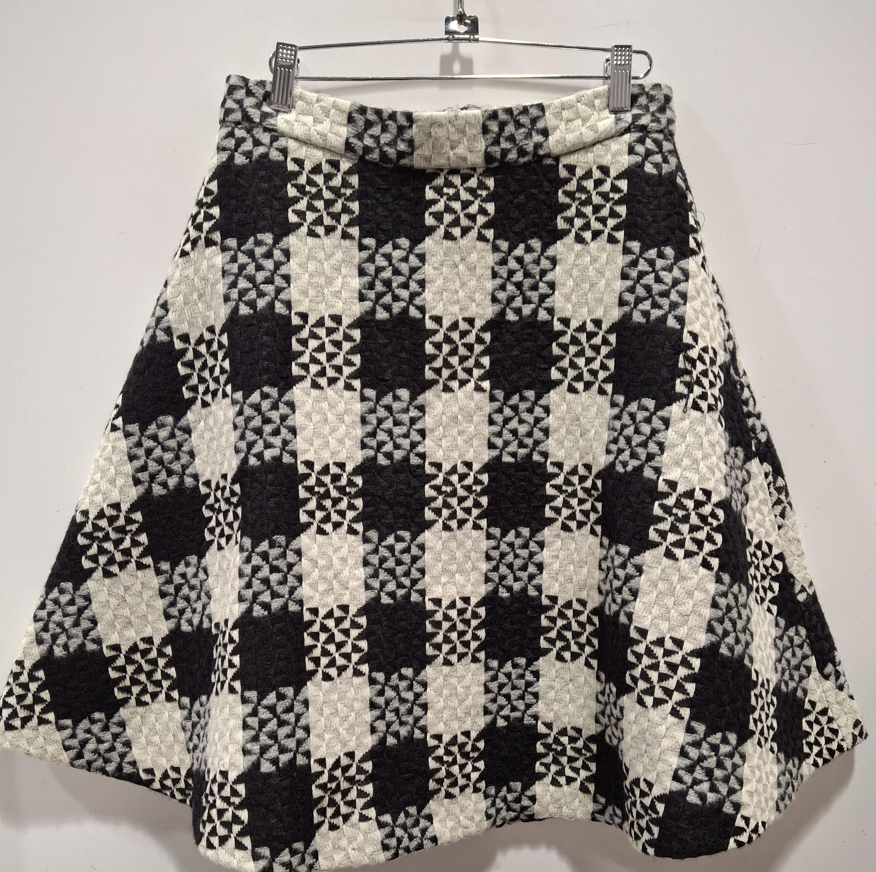 Daxi Retro Styling Women's Black and White Skirt Size S