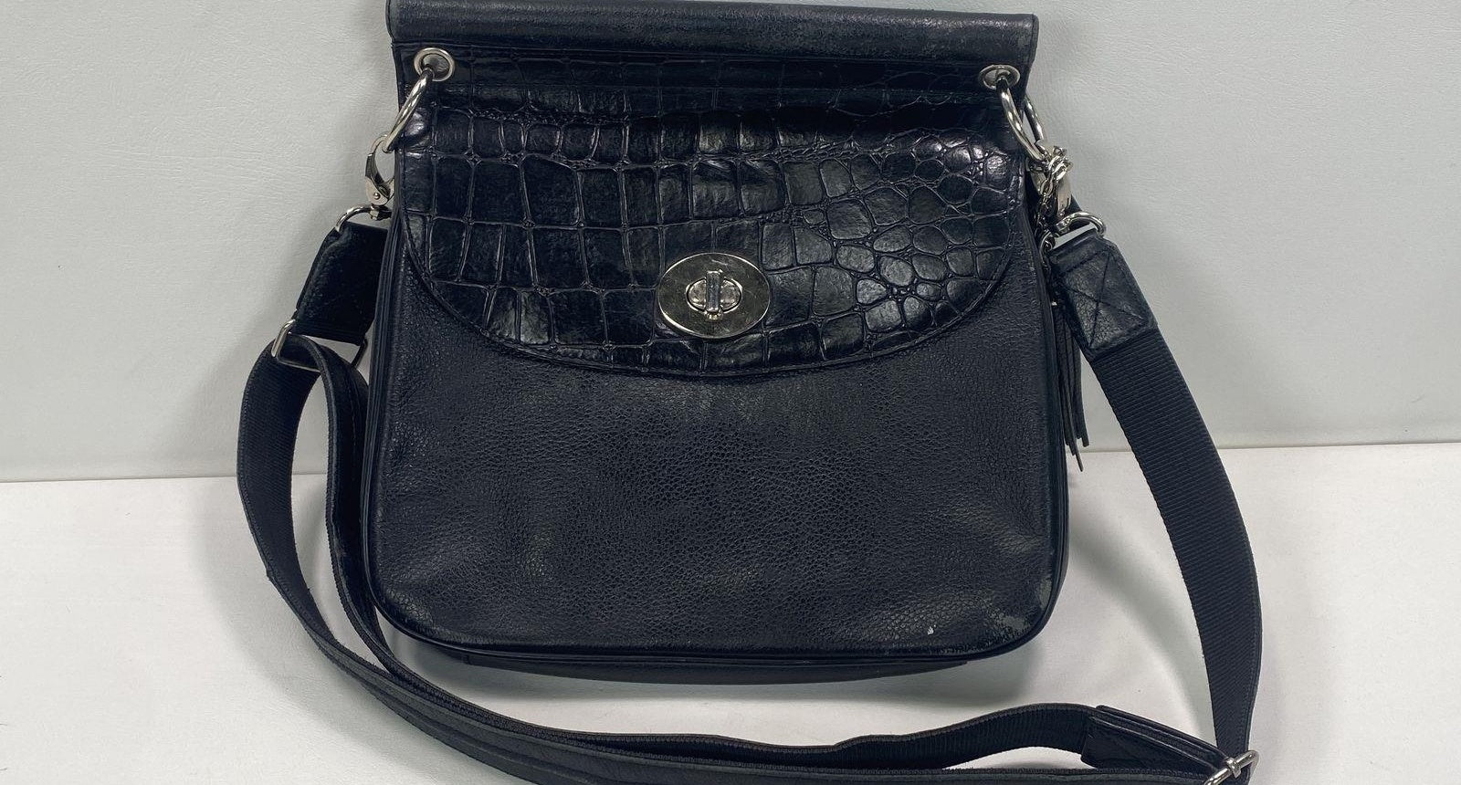 Gun Tote'n Mamas Black Pebbled Leather Crossbody Purse