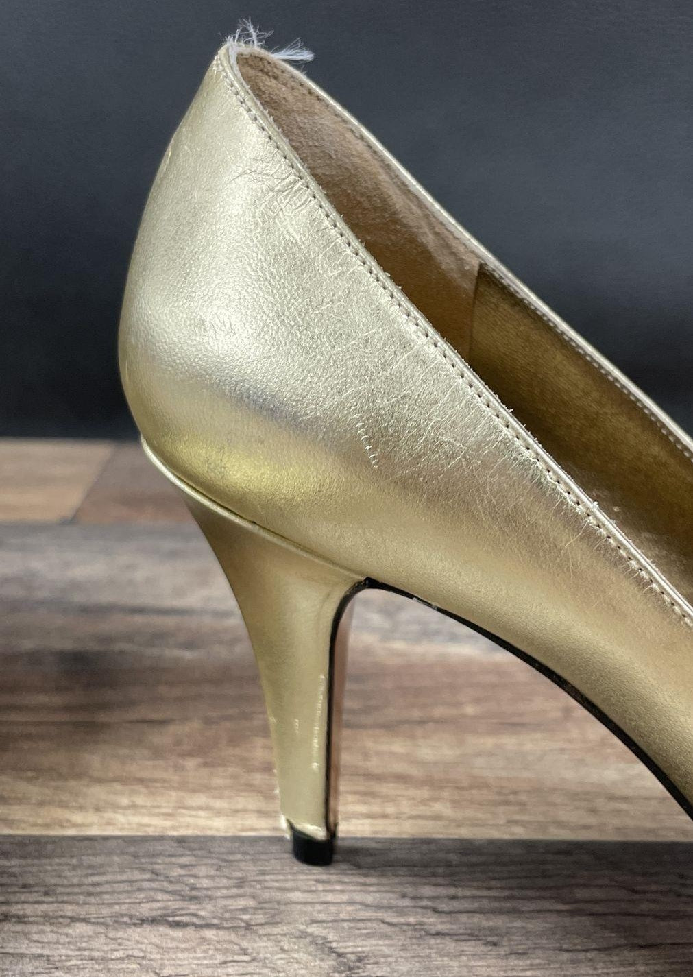 Vintage Yves Saint Laurent Metallic Gold Leather Pumps Heels Size 8 with COA
