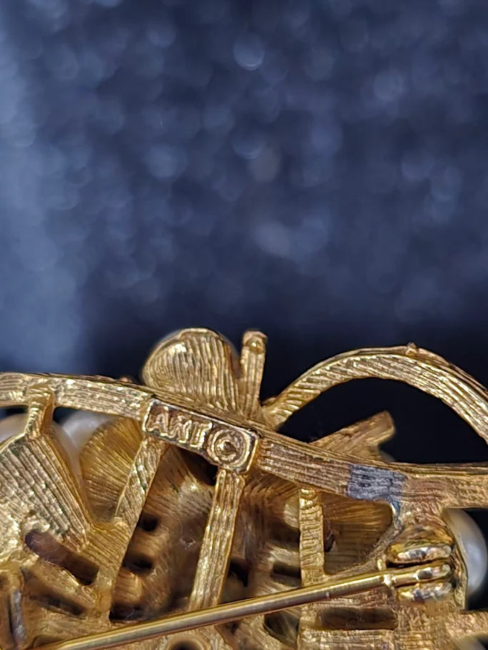 Vintage ART Pearl Grape Cluster Brooch – Gold Tone Faux Pearl Mid-Century Design