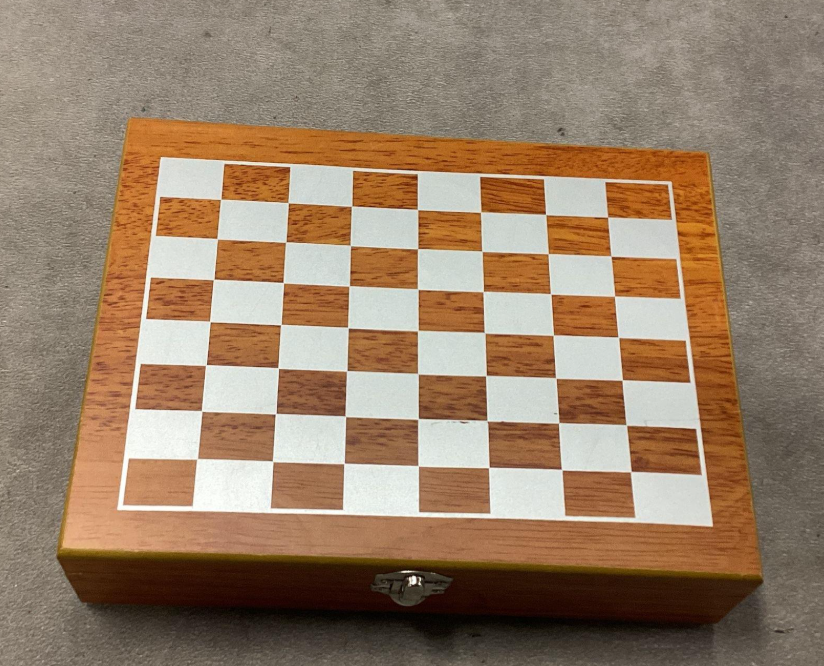 Gentleman’s Wooden Chess & Hip Flask Gift Set Leather Flask Shot Cups Bar Set w Case