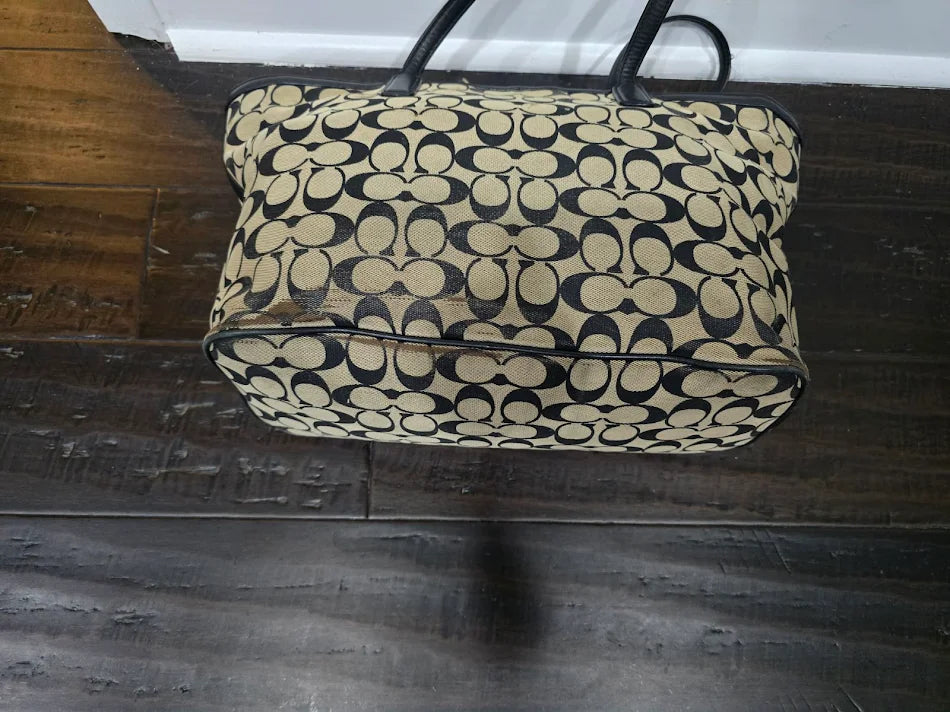 Coach Handbag & Accessories Bundle – 3 Bags + Bucket Hat – Pre-Owned