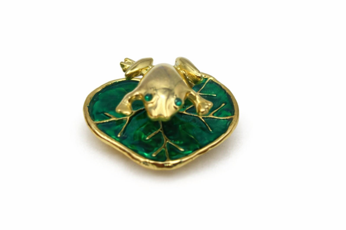 Gold-tone articulated frog brooch seated on a green enamel lily pad, view 4