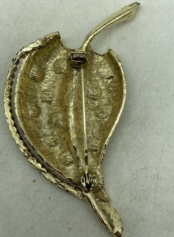 Gold-tone leaf brooch and matching clip-on earrings with green rhinestones, view 3