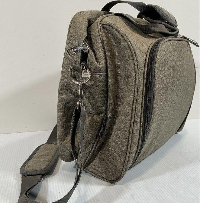 Taupe fabric picnic backpack with tableware fitted in the front compartment, view 5