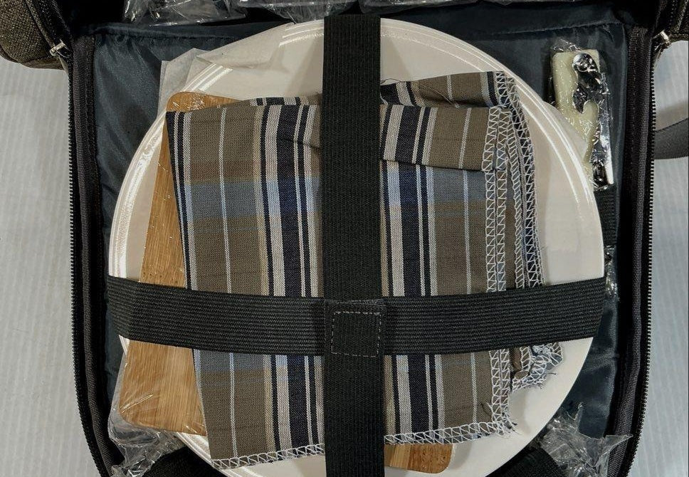 Taupe fabric picnic backpack with tableware fitted in the front compartment, view 7