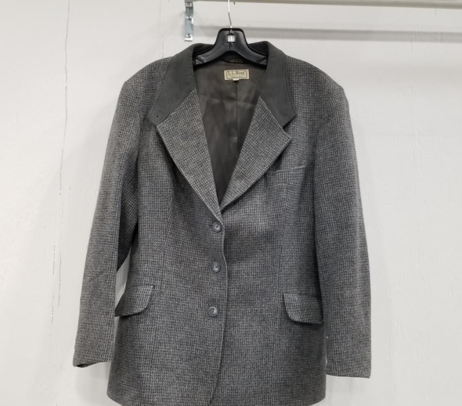 L.L.Bean women's gray herringbone blazer with notched lapels and flap pockets, view 4