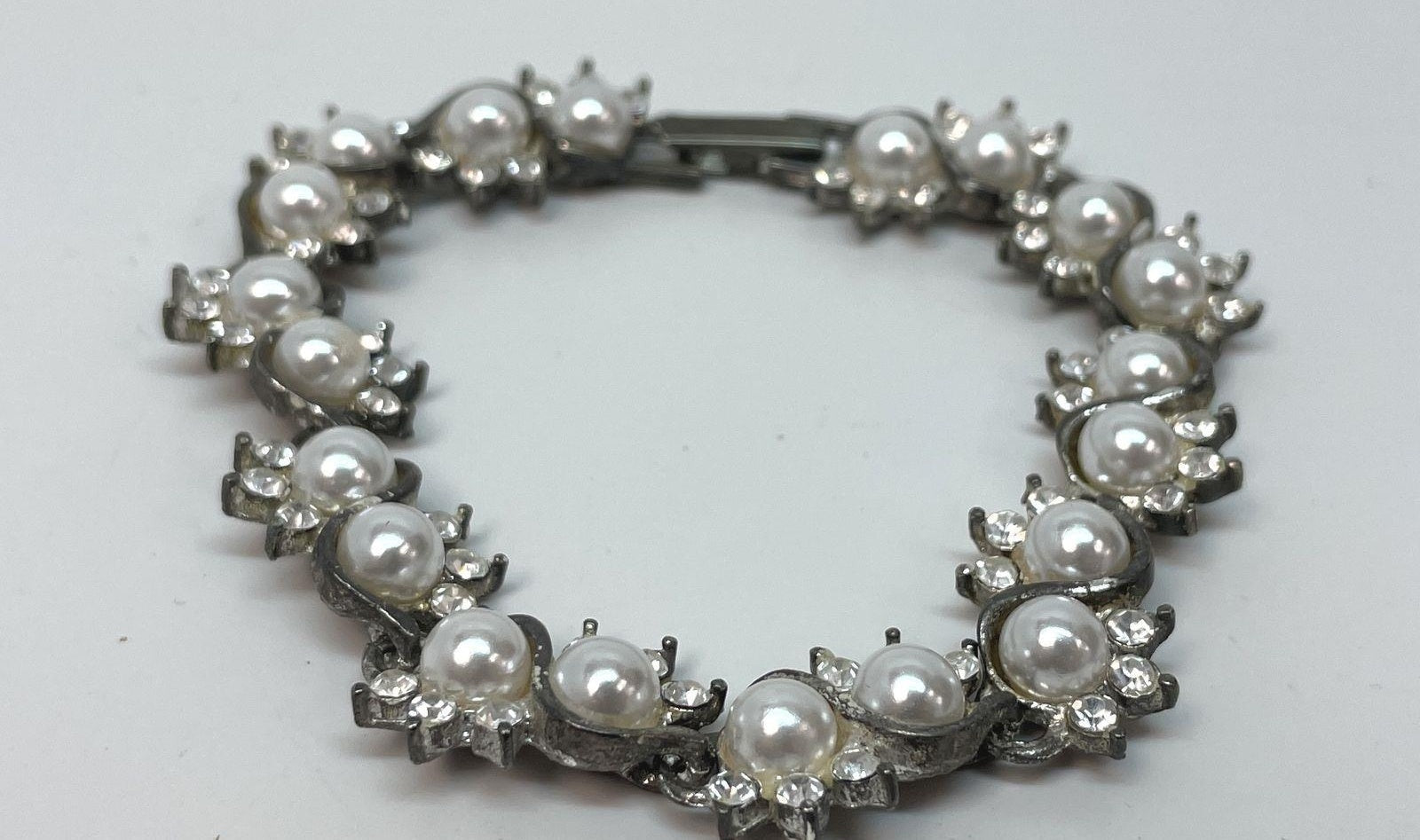 Dainty Silver Tone Rhinestone & Faux Pearl Link Bracelet 25.7g