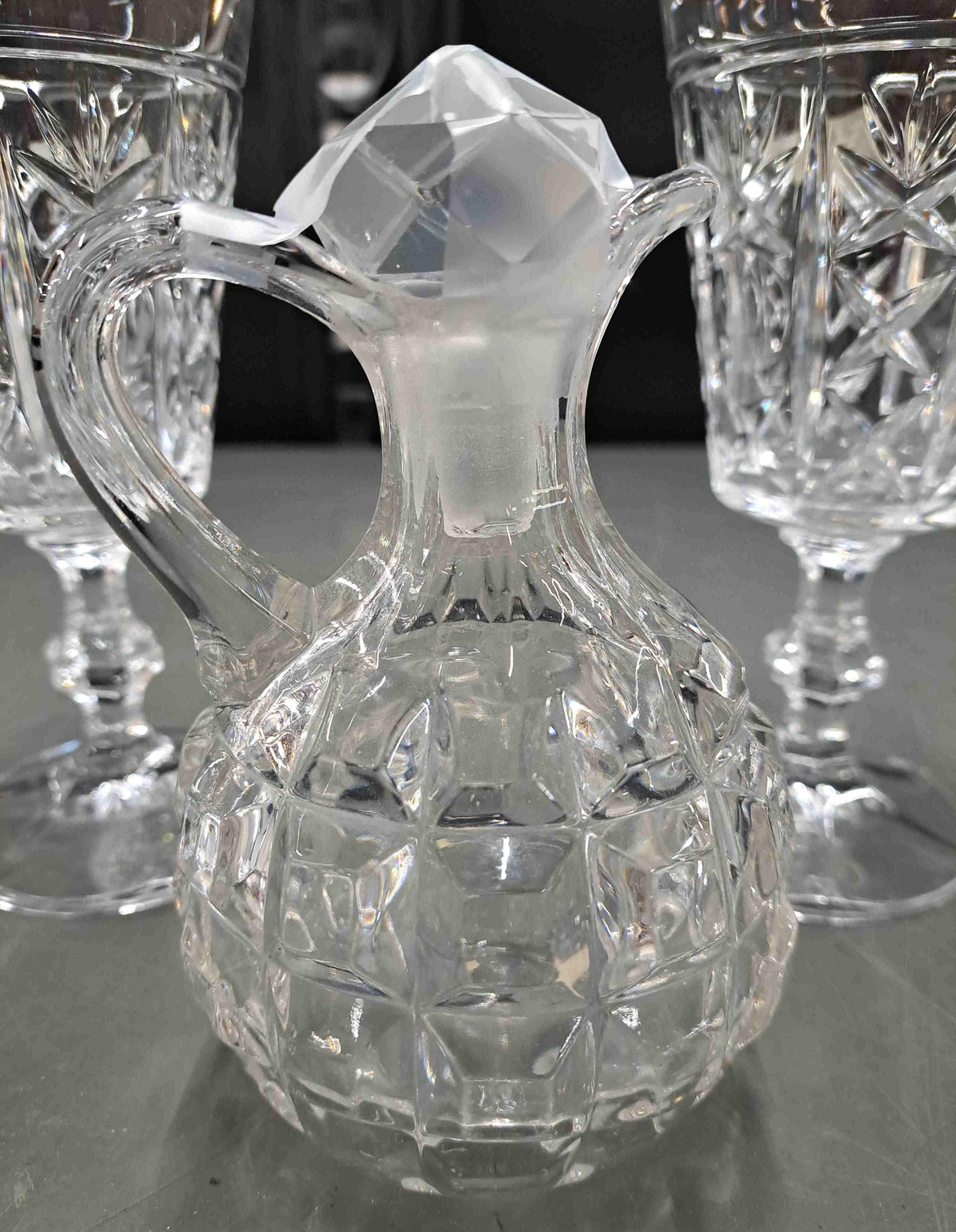 Set of 4 Italy RCR Royal Crystal Rock 24% Lead Crystal Wine Glasses and Cruet