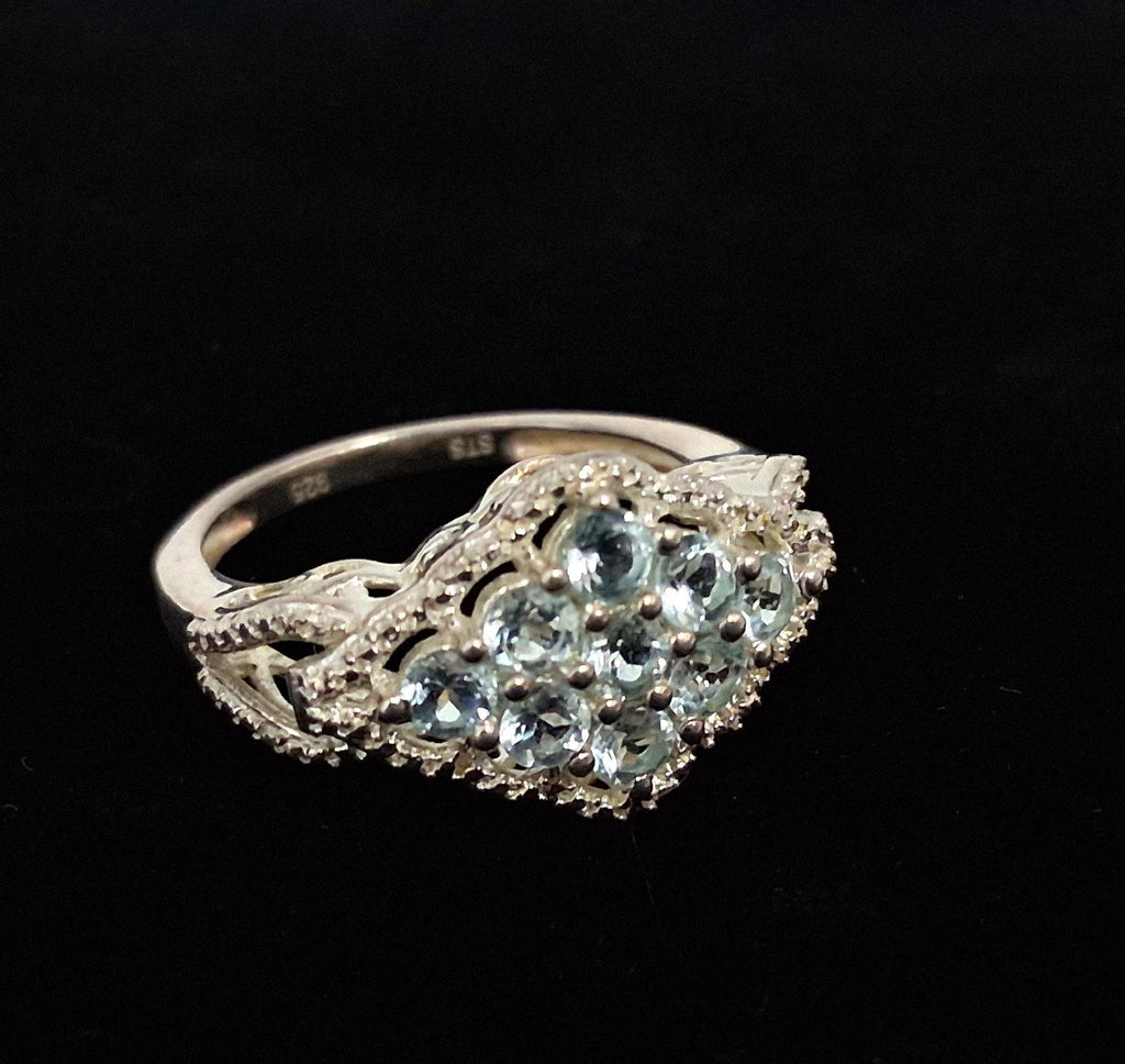 Sterling Silver Ring with Round Cut Blue Topaz, Size 7, 3.5g