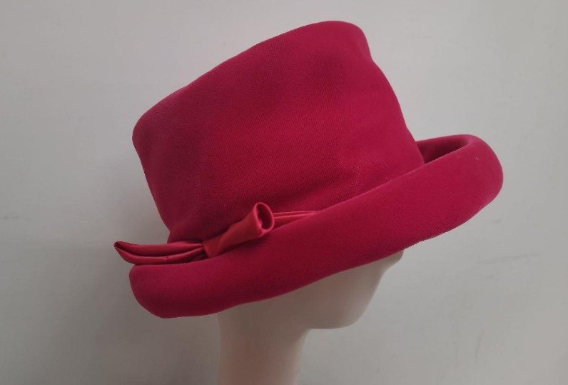 Vintage Red Felt Hat and Glove Set with Hat Box | Matching Mid-Century Style Winter Accessory Set