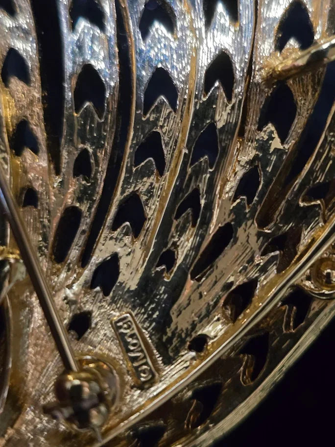 Vintage Monet Wheat Sheaf Brooch – Gold Tone Textured Spray