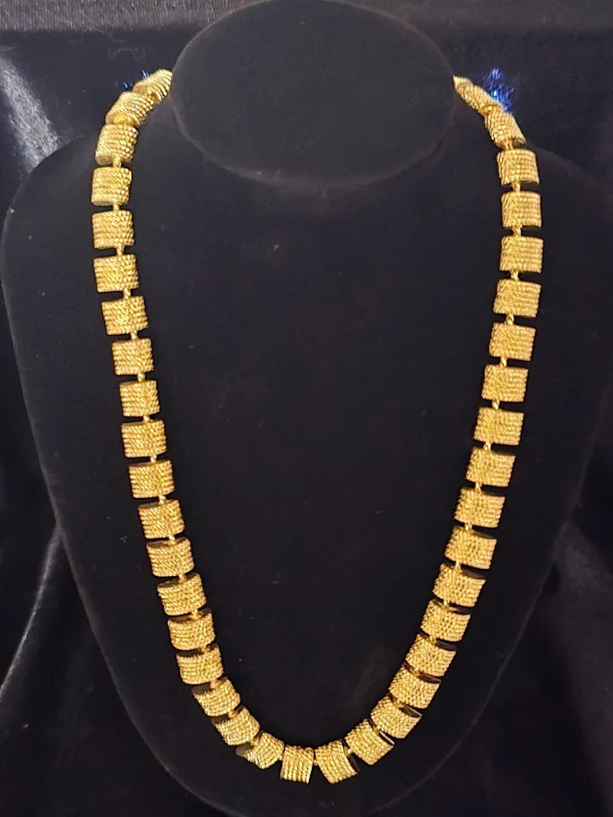 Vintage Napier Gold-Tone Textured Link Necklace – Signed Statement Collar