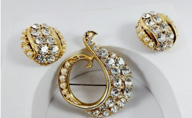 Vintage Goldtone Rhinestone & Faux Pearl Swirl Pin with Matching Clip Earrings Set