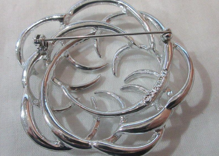 Signed Sarah Coventry silver-tone abstract openwork loop brooch, view 4