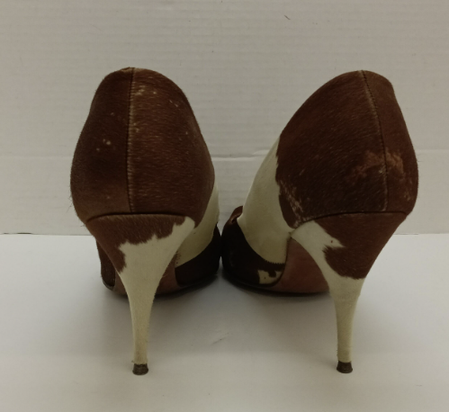 PYMSA cowhide shoulder bag with matching Bonita cowhide heels, view 9