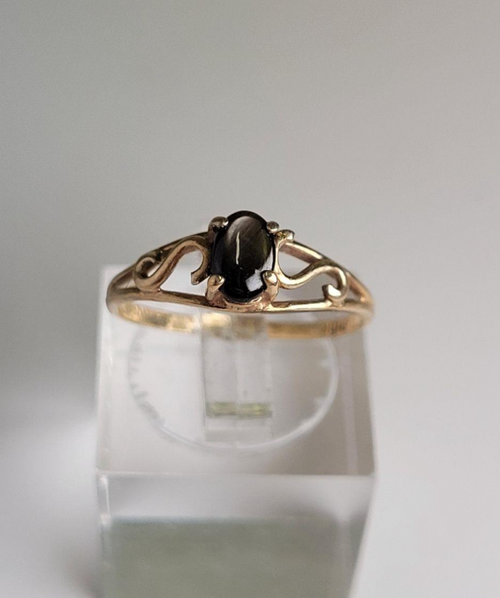 10K Gold Vintage Star Sapphire Ring Cabochon Asterism Size 5.75 Delicate Gold Band