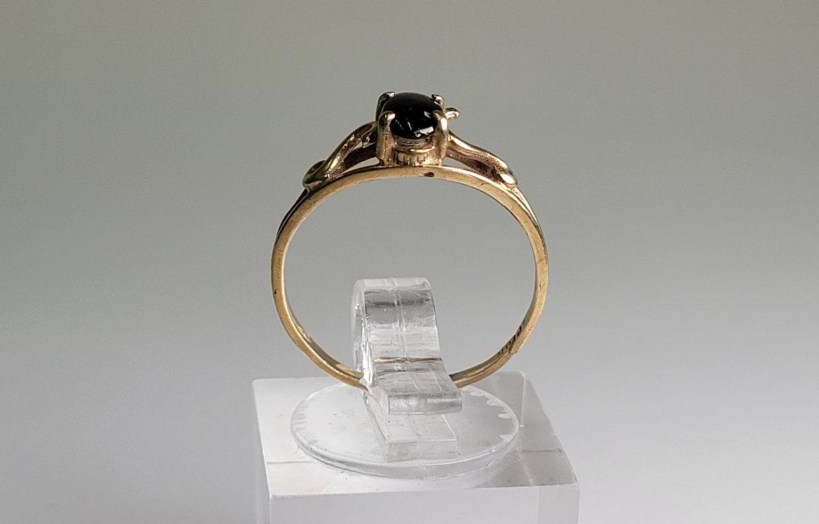 10K Gold Vintage Star Sapphire Ring Cabochon Asterism Size 5.75 Delicate Gold Band