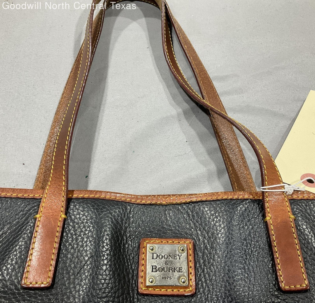 Dooney and Bourke Pebble Grain Shoulder Bag For Repair or Parts